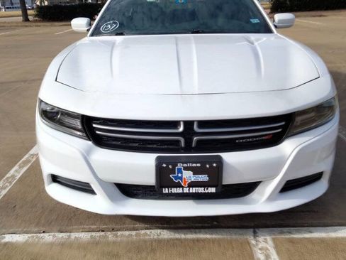Used 2015 Dodge Charger SE w/ Popular Equipment Group image 2