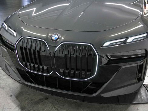 New 2026 BMW 740i w/ Premium Package image 11
