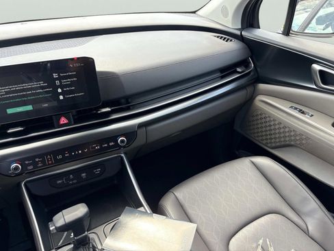 New 2026 Kia Carnival FWD image 14