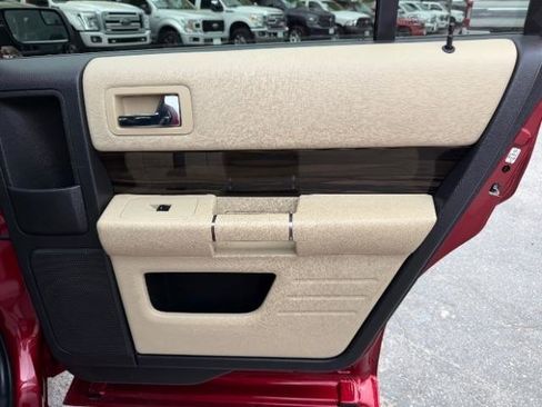 Used 2019 Ford Flex SEL image 37