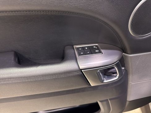 Used 2018 Land Rover Range Rover Sport SE image 37