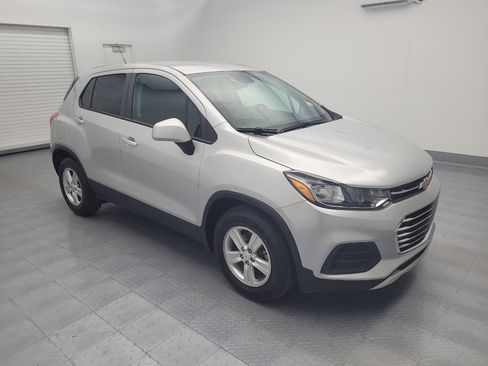 Used 2021 Chevrolet Trax LS w/ Tint and Cruise Package FWD image 11