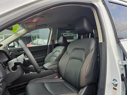 Certified 2025 Nissan Pathfinder SL AWD/4WD image 18