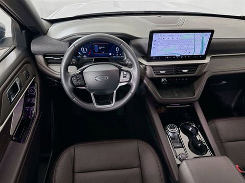 Used 2025 Ford Explorer Platinum w/ LUX Leather Package AWD/4WD image 23