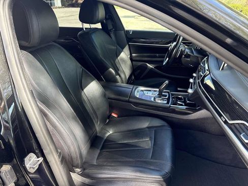 Used 2019 BMW 740i w/ M Sport Package RWD image 19