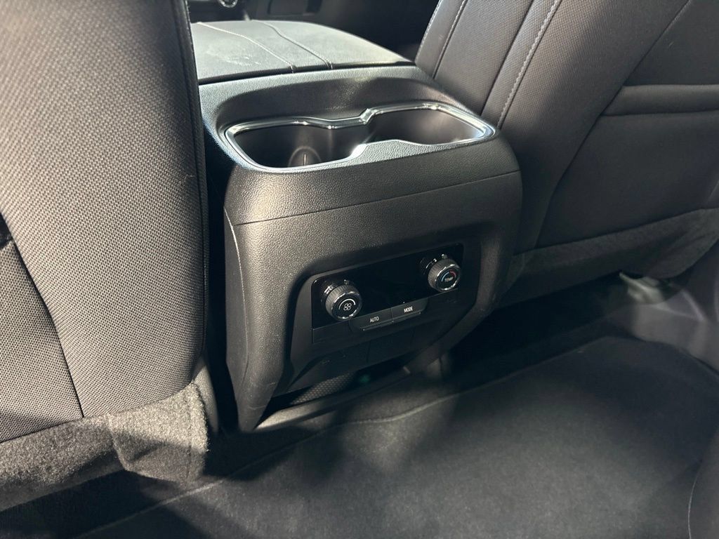 Used 2026 Chevrolet Traverse LT FWD image 48