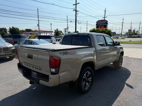 Used 2019 Toyota Tacoma TRD Sport w/ Technology Package AWD/4WD image 7