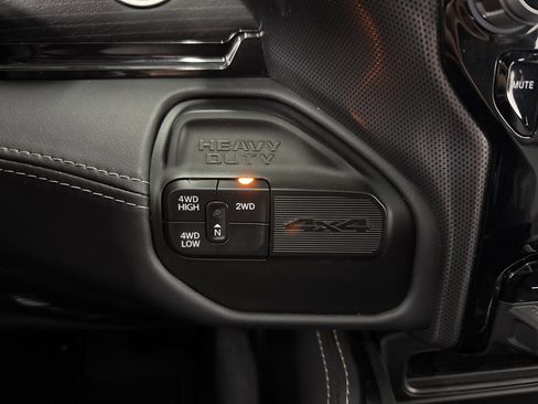 Used 2024 RAM 2500 Limited image 25