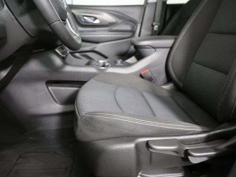 Used 2023 GMC Terrain SLE image 11