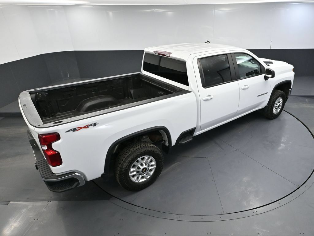 Used 2022 Chevrolet Silverado 2500 LT AWD/4WD image 45