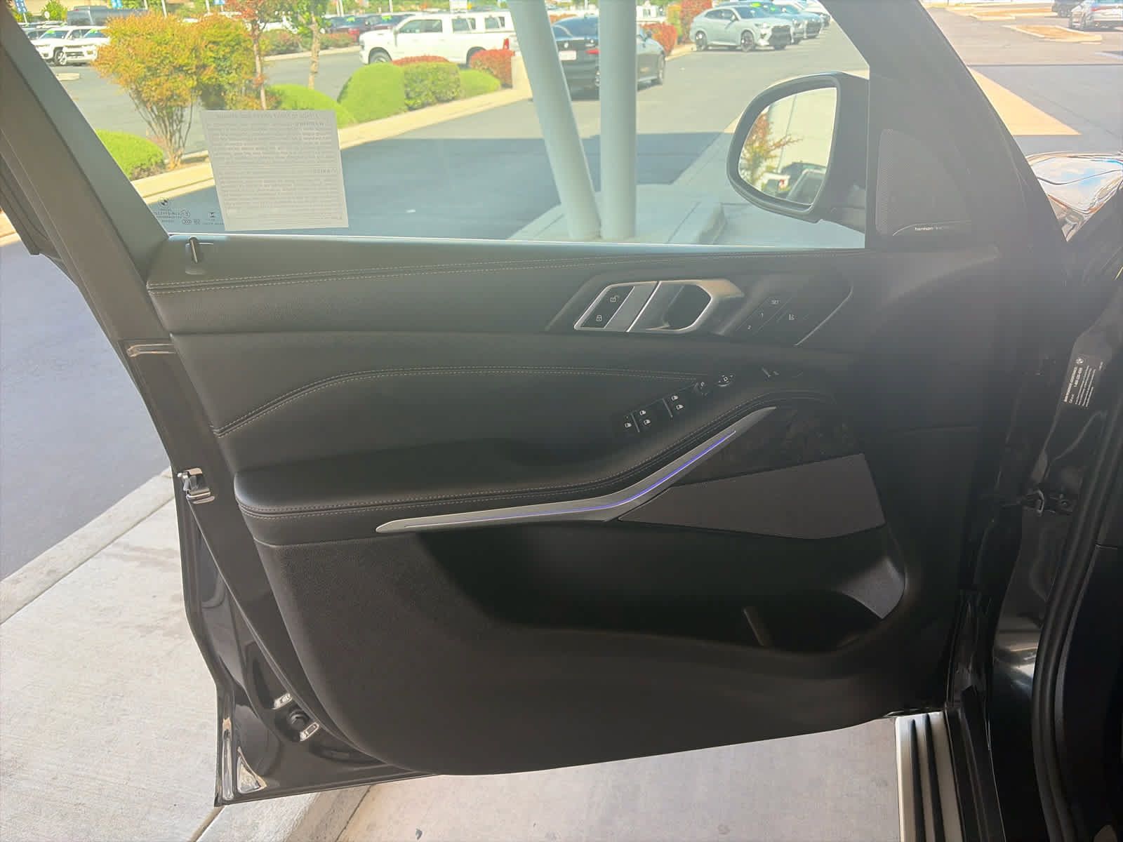 Used 2024 BMW X5 xDrive40i AWD/4WD image 8