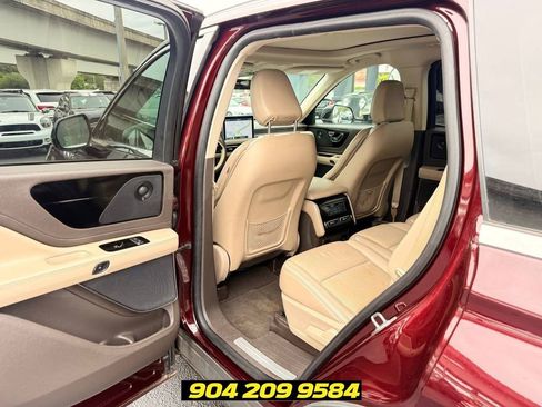 Used 2021 Lincoln Aviator Reserve w/ Class IV Trailer Tow Package AWD/4WD image 25