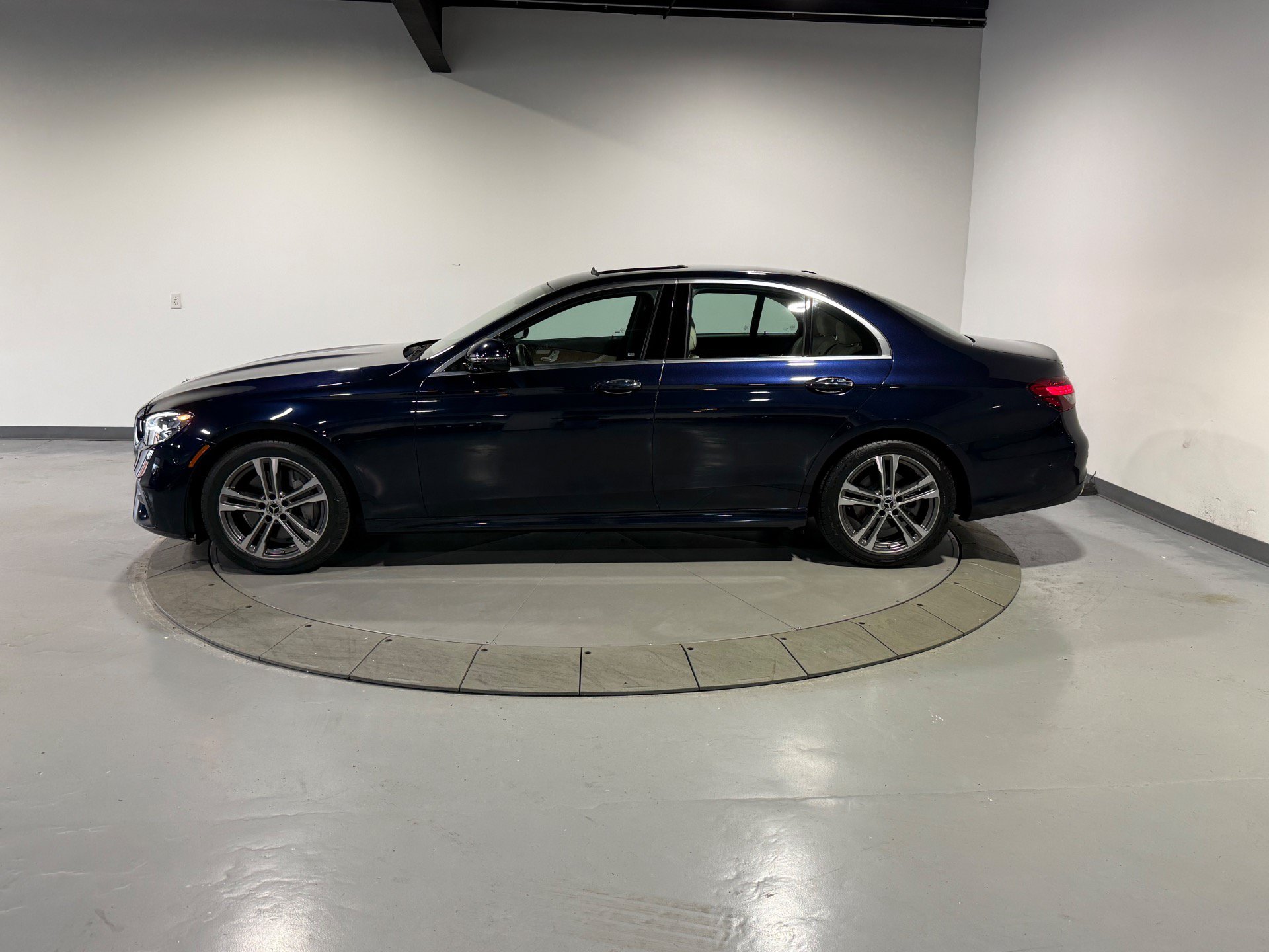 Used 2023 Mercedes-Benz E 350 4MATIC Sedan w/ Premium Package image 13