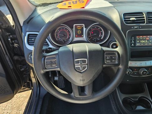 Used 2019 Dodge Journey SE image 28