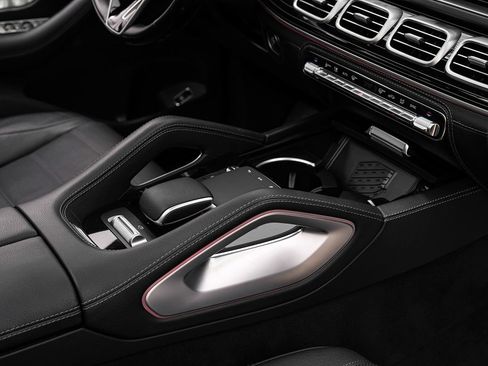 Used 2024 Mercedes-Benz GLS 450 4MATIC image 22