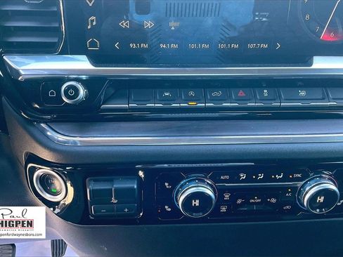 Used 2025 GMC Sierra 1500 SLT image 31