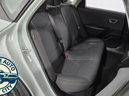 Used 2025 Kia K4 FWD image 28