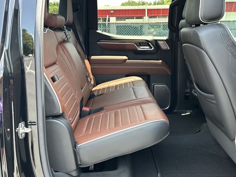 Used 2025 GMC Sierra 1500 Denali Ultimate AWD/4WD image 13