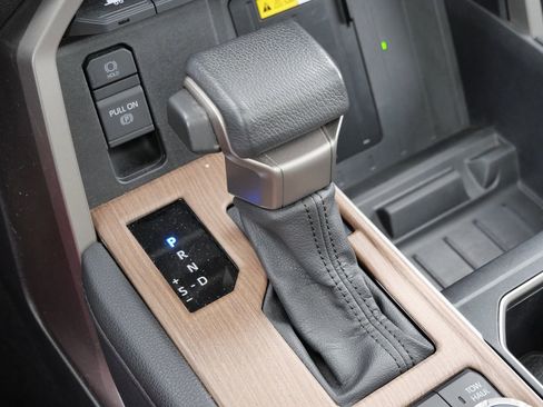 Used 2022 Toyota Tundra Limited AWD/4WD image 40