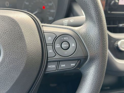 Used 2023 Toyota Corolla LE image 14