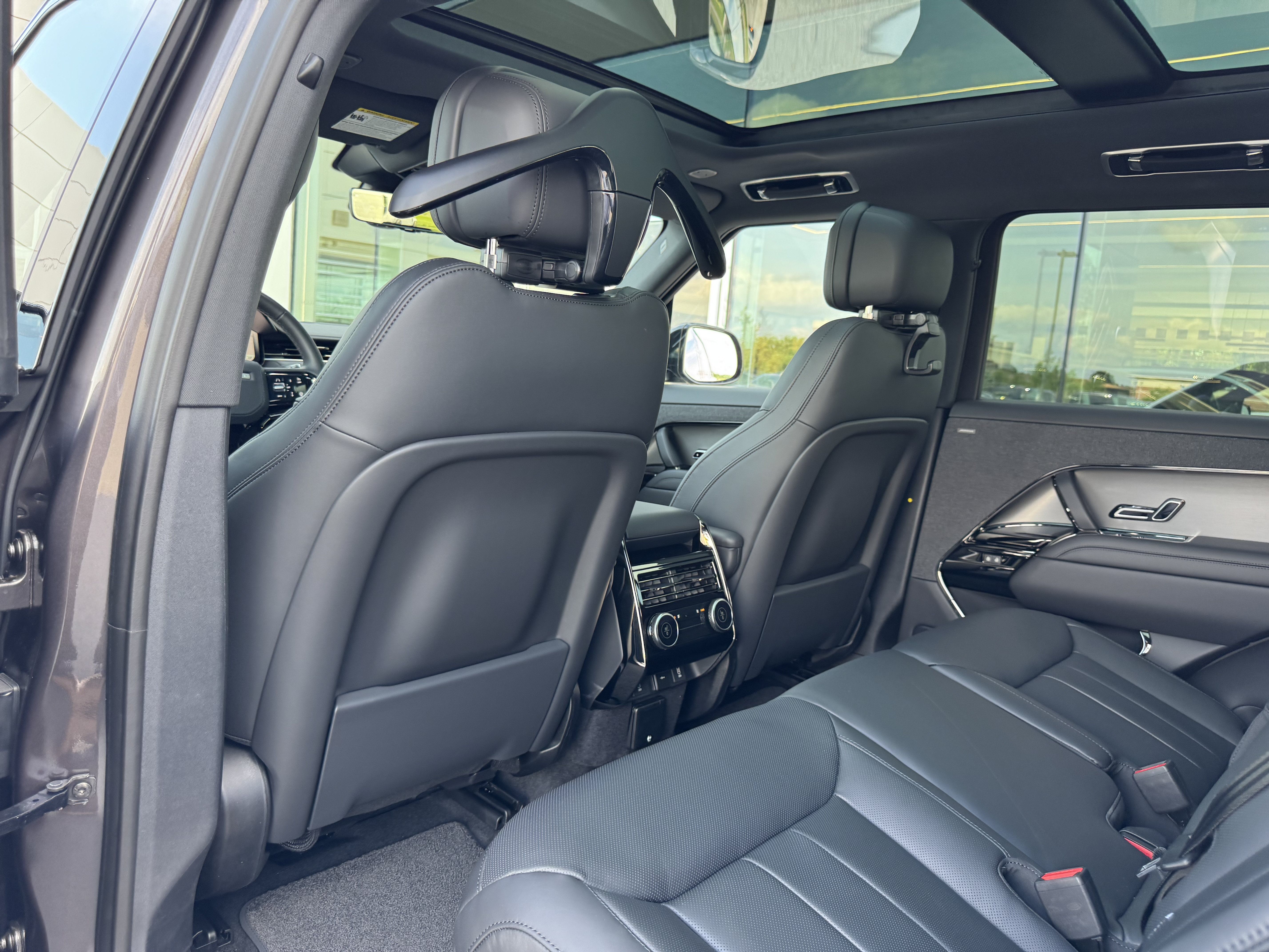 New 2026 Land Rover Range Rover Sport Dynamic SE AWD/4WD image 24