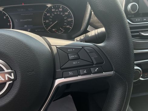 Used 2025 Nissan Altima 2.5 SV FWD image 28
