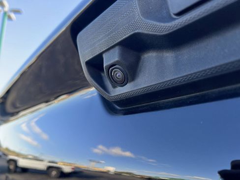 Used 2023 Chevrolet Silverado 2500 Custom w/ Custom Value Package image 8