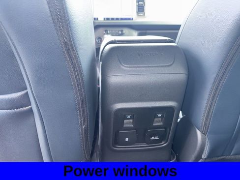 Used 2024 Ford Bronco Outer Banks image 7