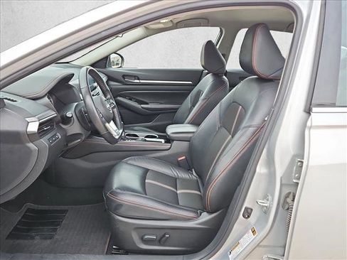 Used 2024 Nissan Altima 2.5 SR image 10