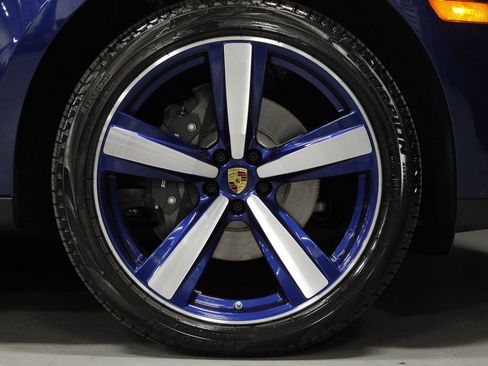 New 2026 Porsche Macan AWD/4WD image 9