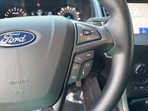 Used 2020 Ford Edge SE image 28