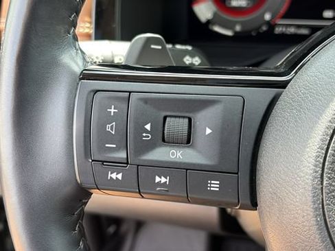 Certified 2023 Nissan Pathfinder Platinum AWD/4WD image 14