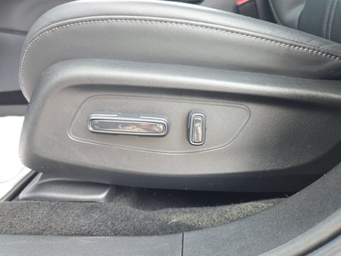 Certified 2025 Honda HR-V EX-L image 16