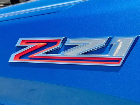 Used 2024 Chevrolet Silverado 1500 LT w/ Z71 Off-Road Package AWD/4WD image 13