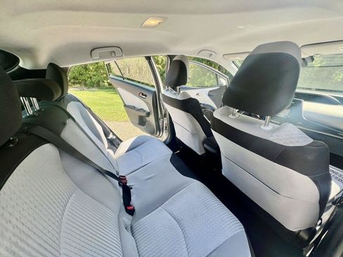 Used 2017 Toyota Prius Three w/ Carpet Mat Package FWD image 16