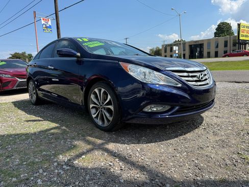 Used 2013 Hyundai Sonata SE w/ Navigation & Sunroof Pkg image 3
