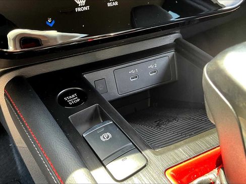 New 2025 Nissan Kicks SR image 14