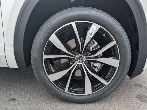 New 2026 Volkswagen Atlas Cross Sport SEL Premium R-Line AWD/4WD image 11