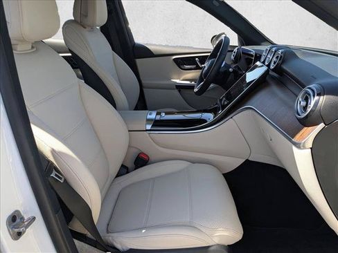Used 2025 Mercedes-Benz GLC 300 image 17