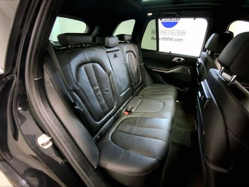 Used 2022 BMW X5 xDrive40i w/ M Sport Package image 19