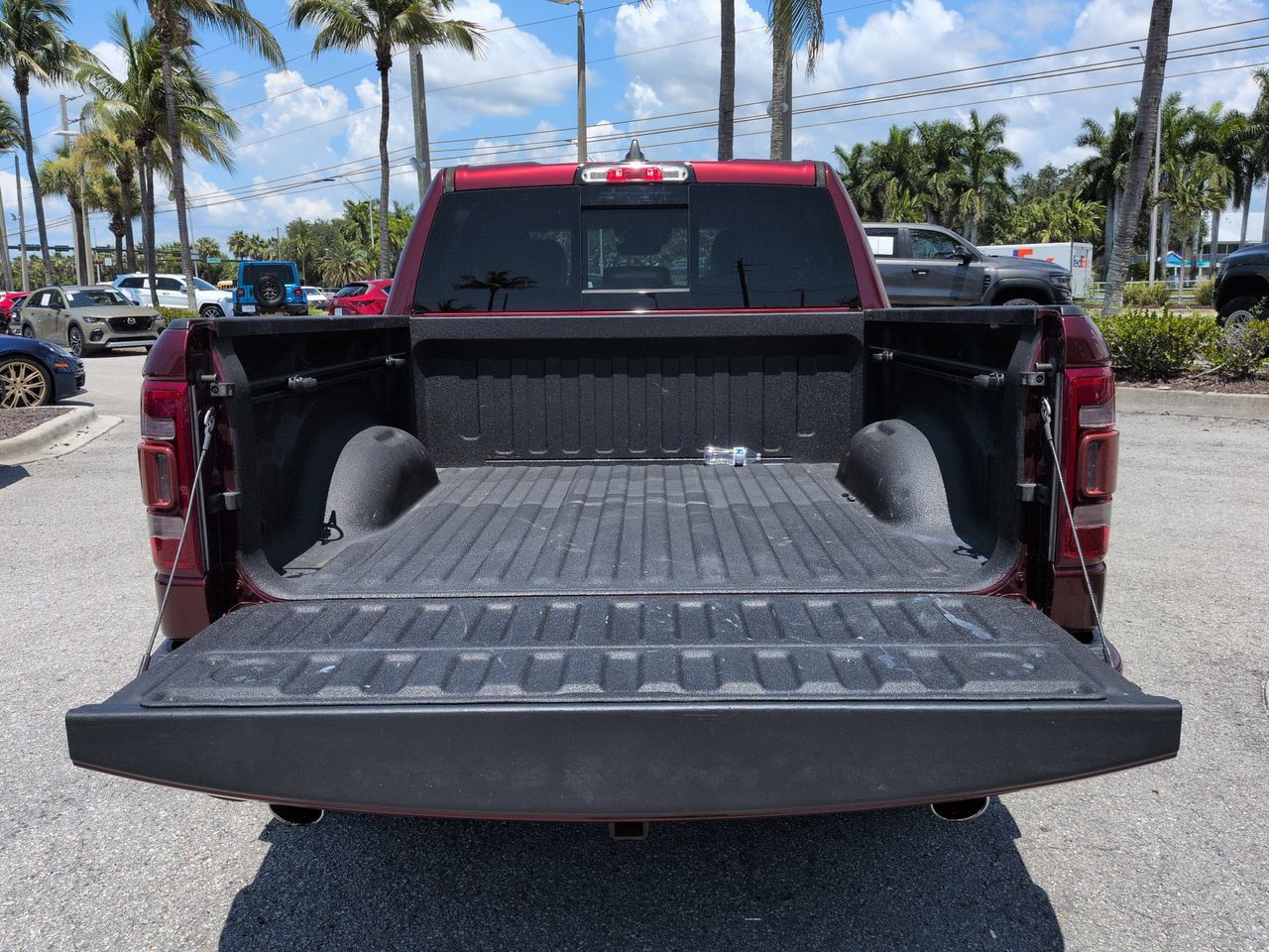 Used 2022 RAM 1500 Laramie w/ Sport Appearance Package AWD/4WD image 13
