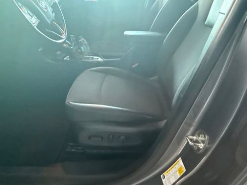 Used 2021 Buick Encore GX Select w/ Advanced Technology Package FWD image 4