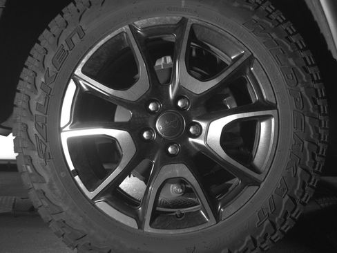 Used 2025 Jeep Compass Trailhawk AWD/4WD image 15