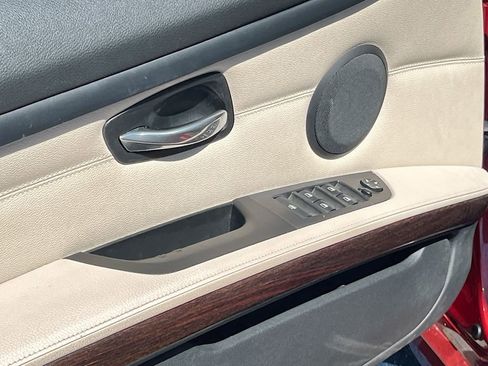 Used 2011 BMW 328i Convertible image 16