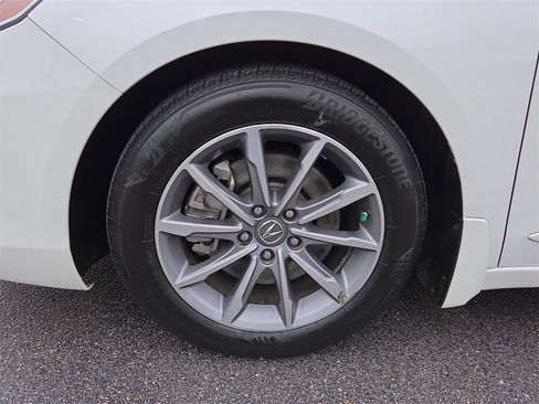 Used 2019 Acura TLX image 9
