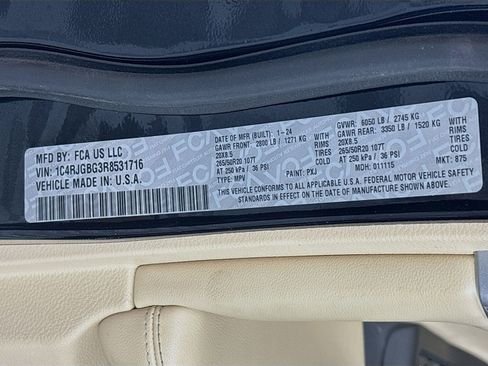 Used 2024 Jeep Grand Cherokee Limited RWD image 32