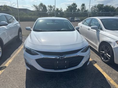 Used 2022 Chevrolet Malibu RS FWD image 4