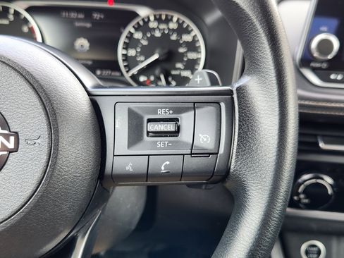 Used 2023 Nissan Rogue S image 19