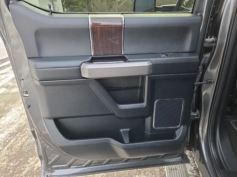 Used 2017 Ford F350 Platinum w/ Platinum Ultimate Package image 30