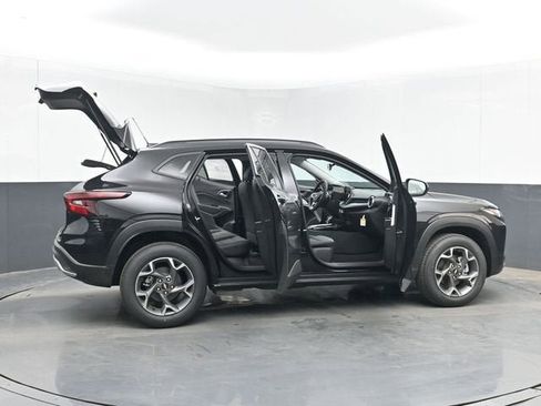 New 2026 Chevrolet Trax LT w/ LT Convenience Package FWD image 49